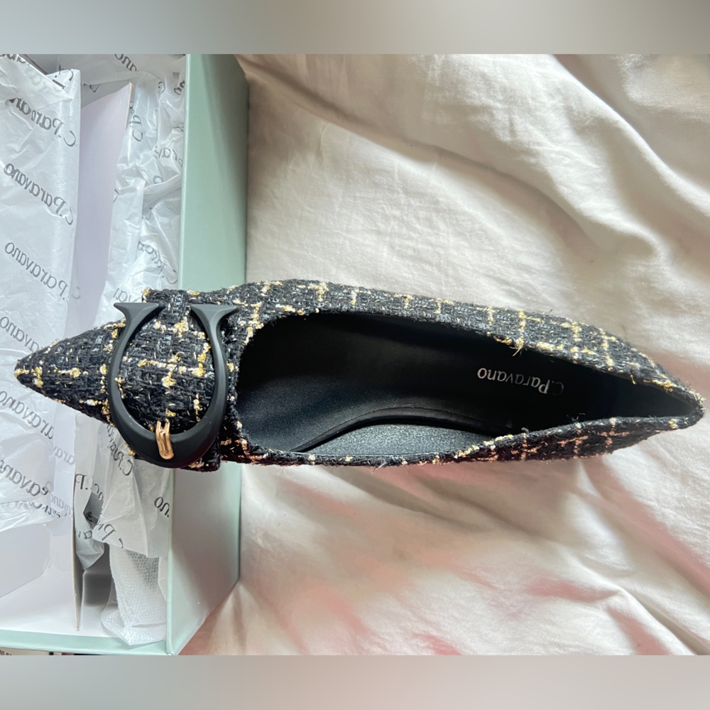 BNIB C. Paravano Tweed gold and Black Buckle Pointed toe Flat